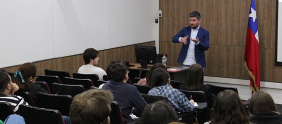 Investigador de la Nantes Université expone sobre el rol de la microbiota en desórdenes gastrointestinales asociados al autismo